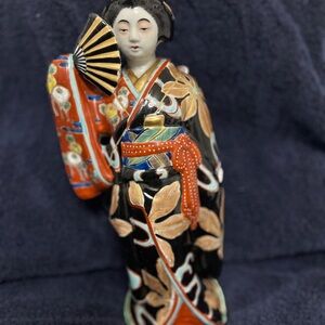 Artistic Geisha Sculpture with Black and Gold Kimono